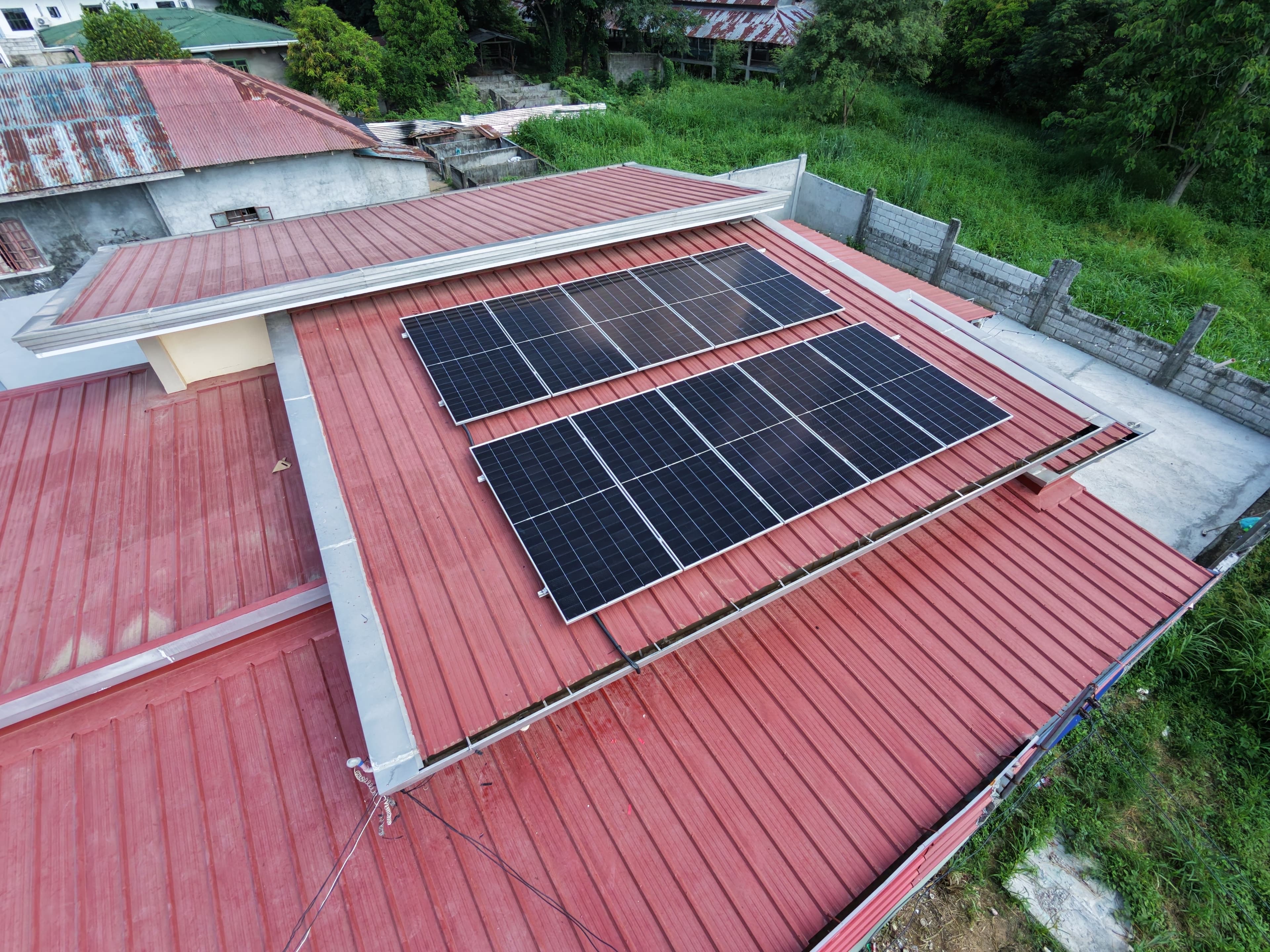 A completed Solarna solar installation on a home in San Ildefonso.